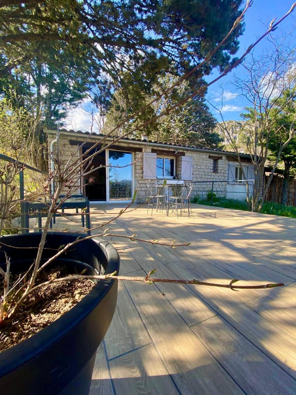 La Maison D'Eddy Et Caro Aux Portes Du Verdon Trigance Exteriör bild