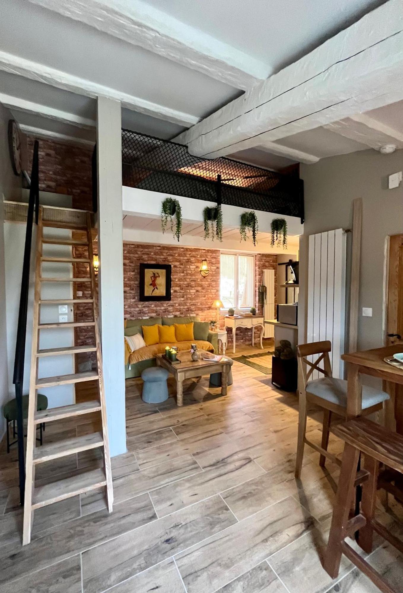La Maison D'Eddy Et Caro Aux Portes Du Verdon Trigance Exteriör bild
